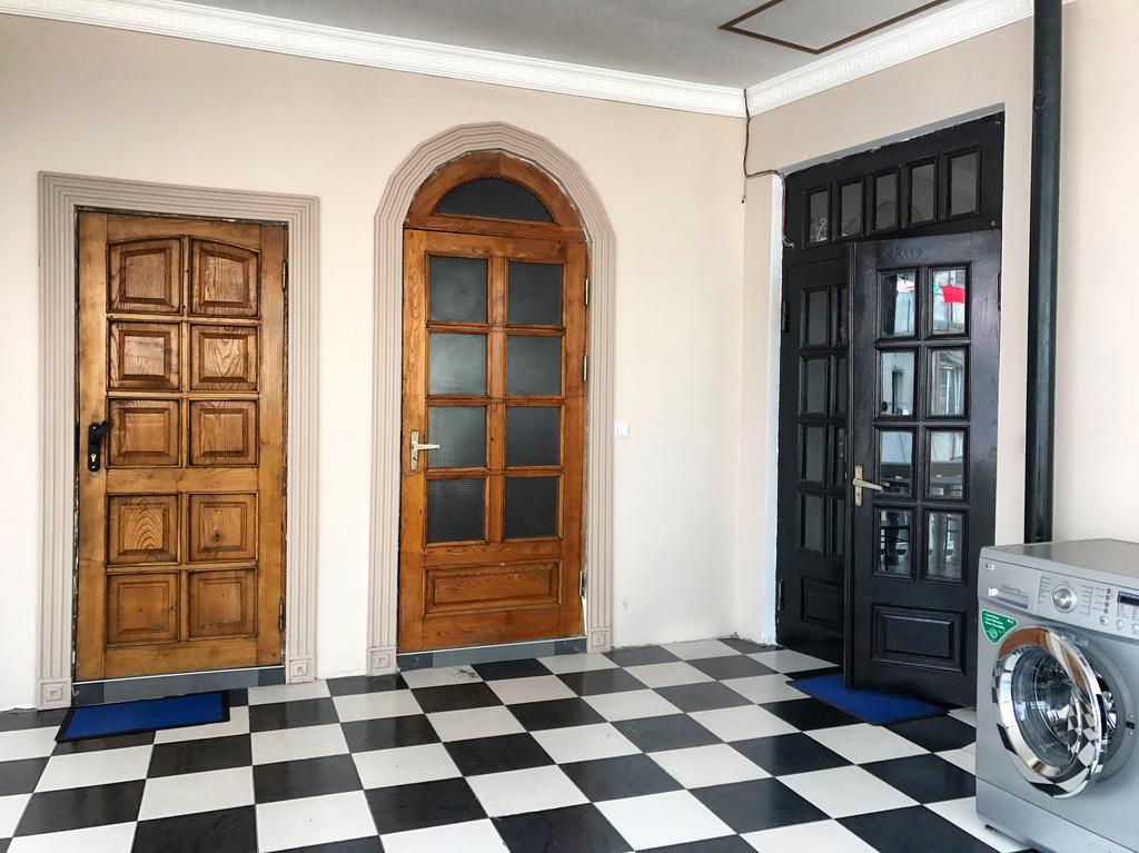 Gurami Guest House 1 Batumi Exterior foto
